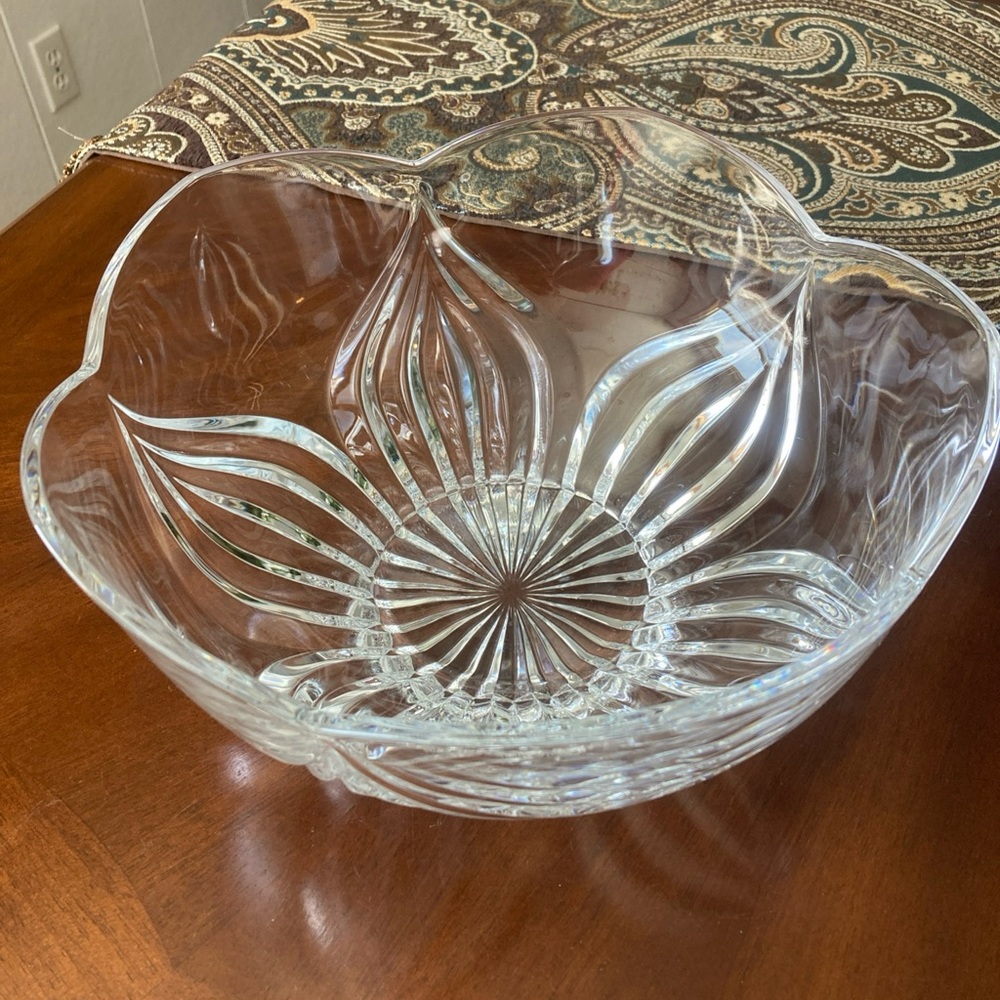 Cristal d’Arques “Anacona” crystal bowl - 9.25” - Elegant cut glass - France